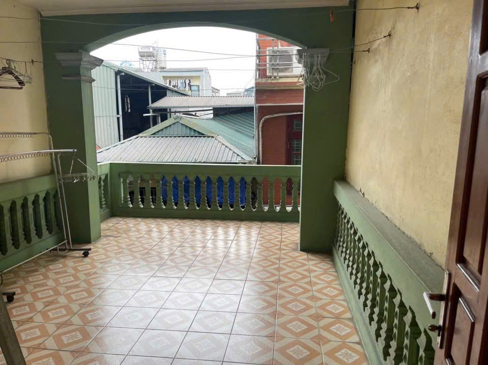 Cho thuê nhà nguyên căn ngõ 198 Dương Văn Bé, 4 tầng x 50m2, 4 ngủ, 13 Triệu - Ảnh 1